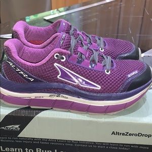 Altra Olympus size 8 Great condition